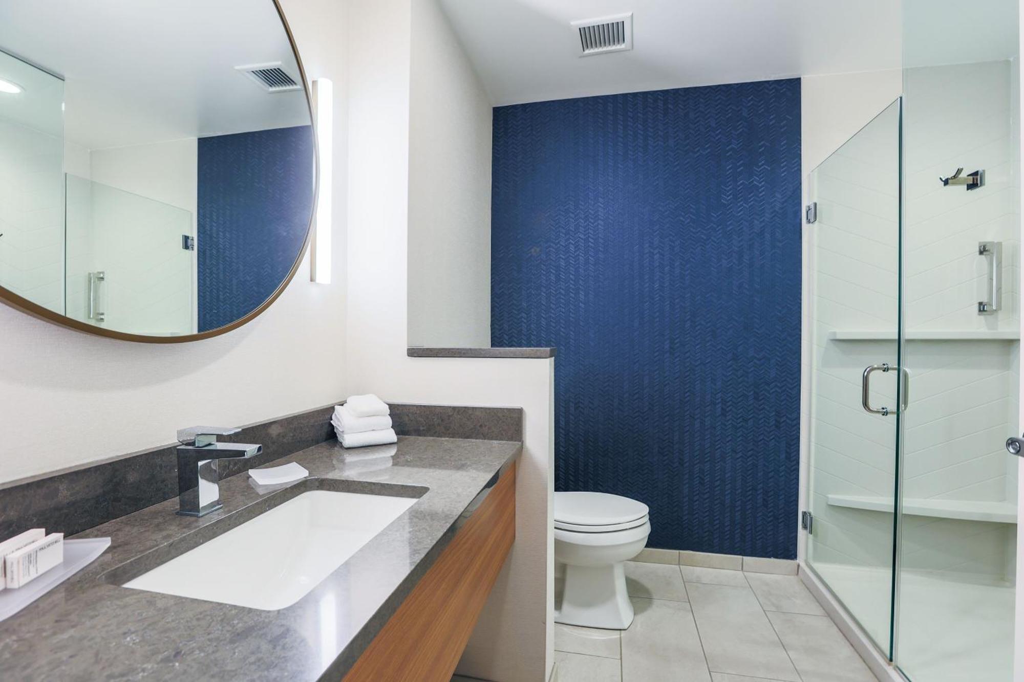 Fairfield Inn & Suites Маркетт Экстерьер фото