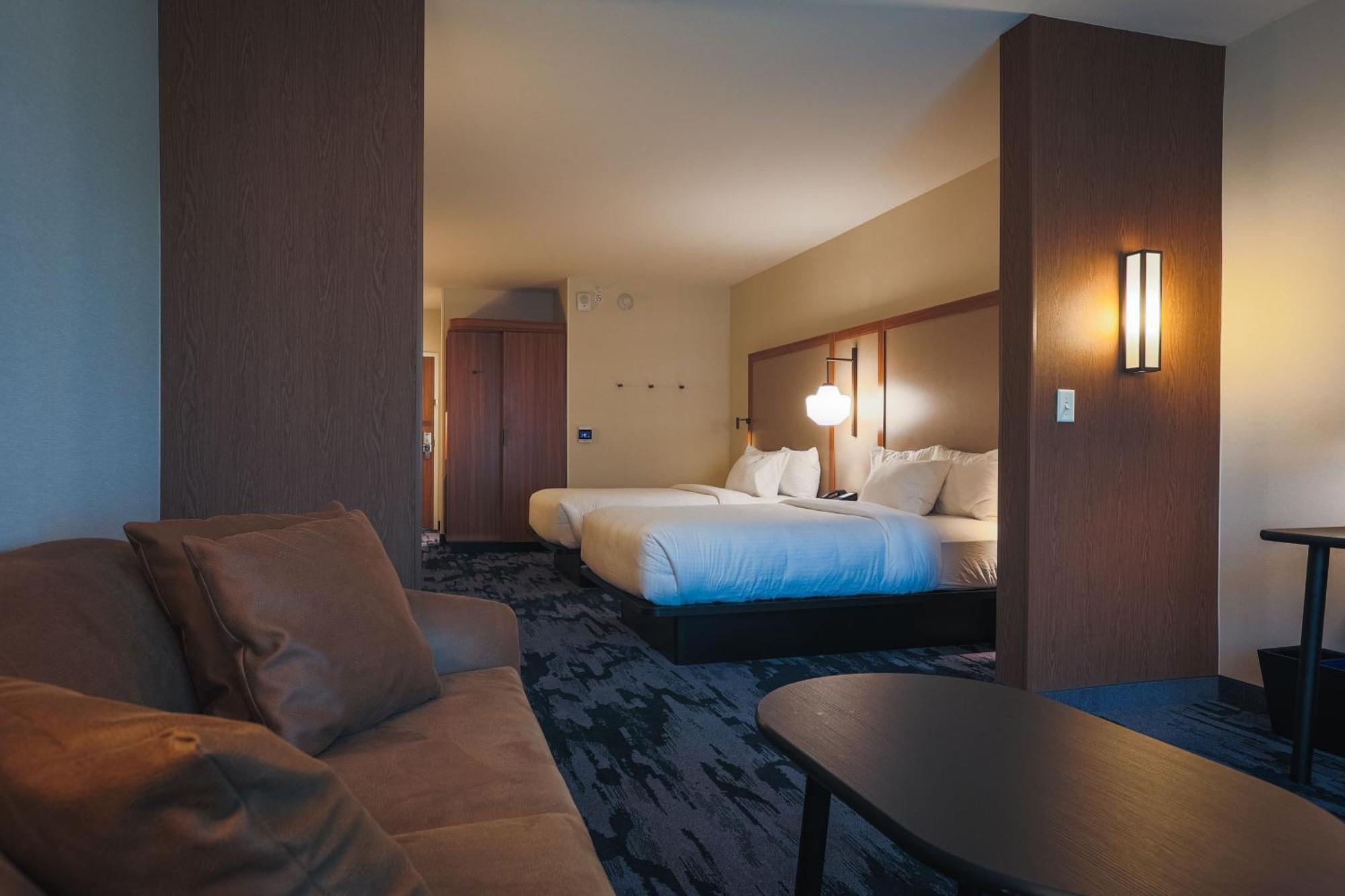 Fairfield Inn & Suites Маркетт Экстерьер фото