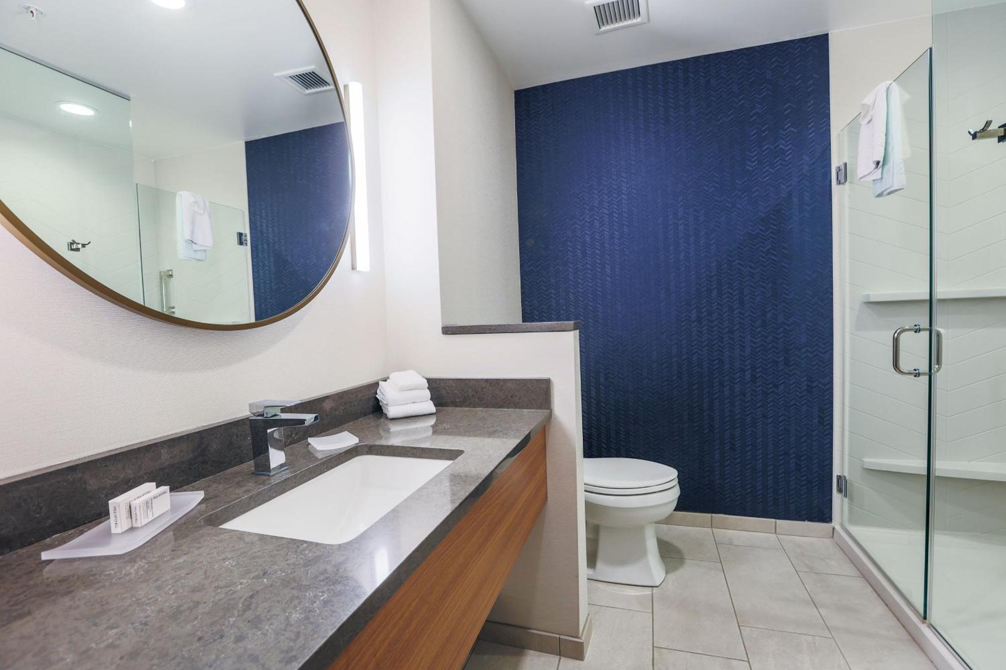 Fairfield Inn & Suites Маркетт Экстерьер фото
