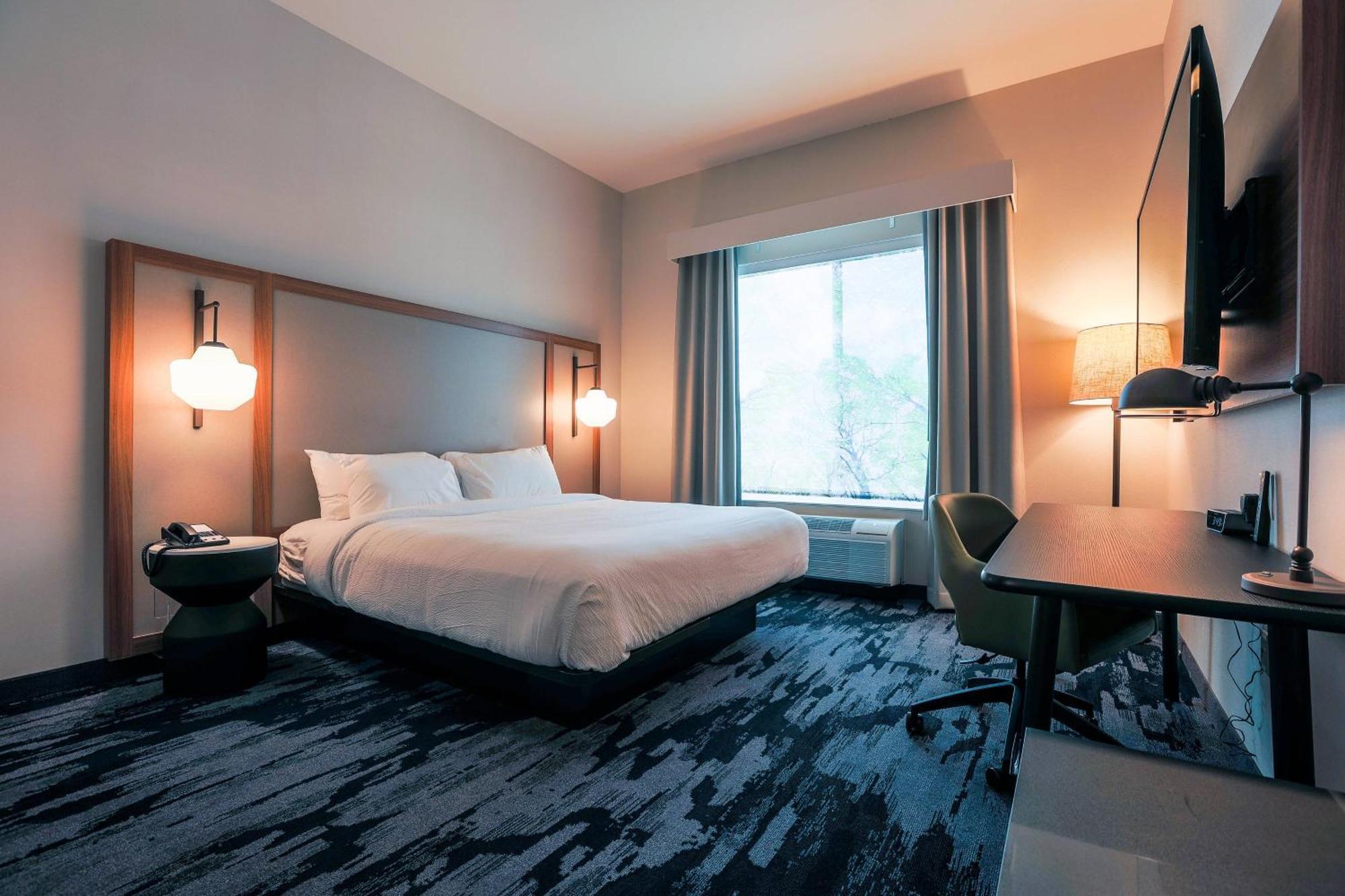 Fairfield Inn & Suites Маркетт Экстерьер фото