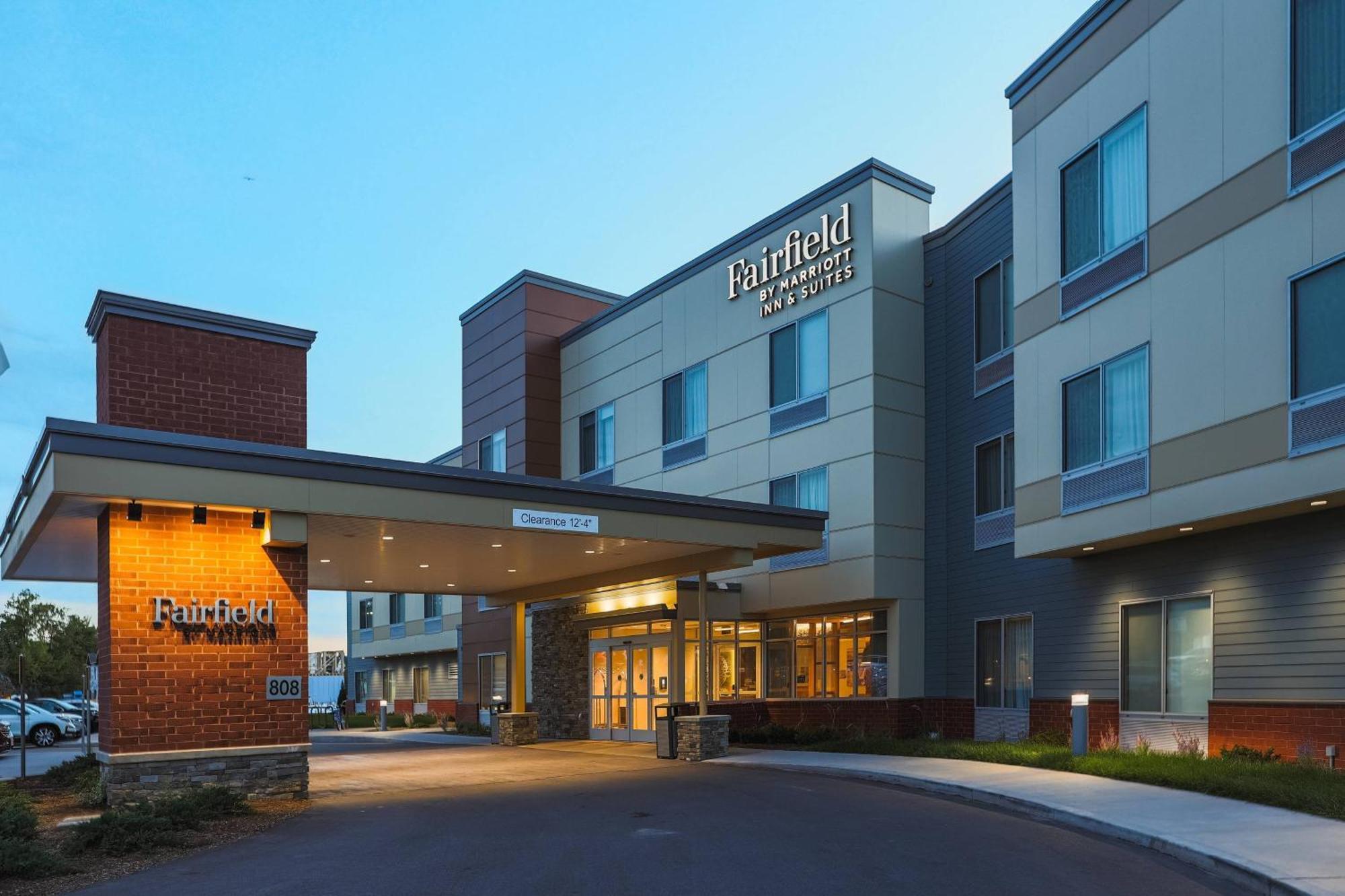 Fairfield Inn & Suites Маркетт Экстерьер фото