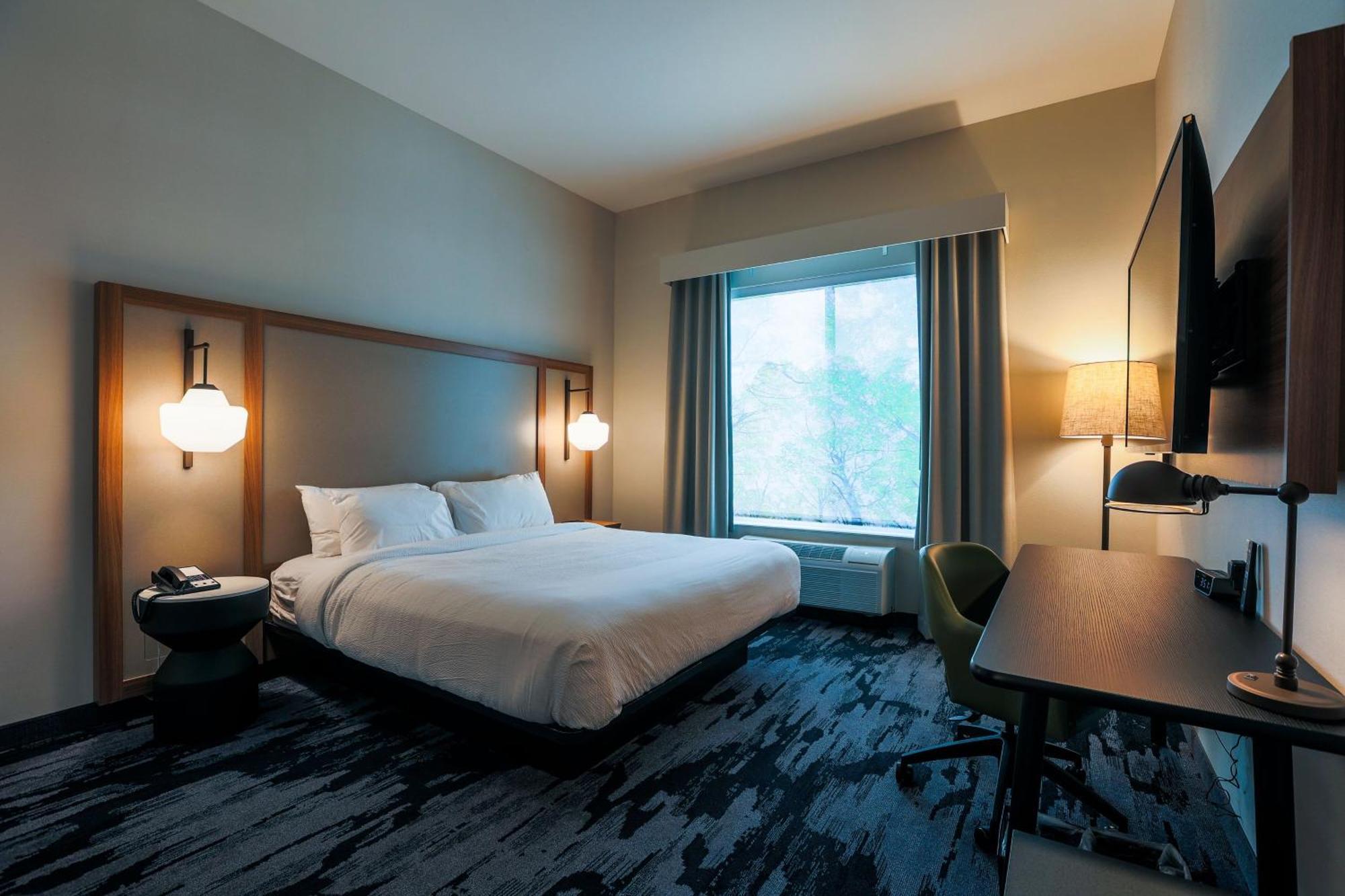 Fairfield Inn & Suites Маркетт Экстерьер фото