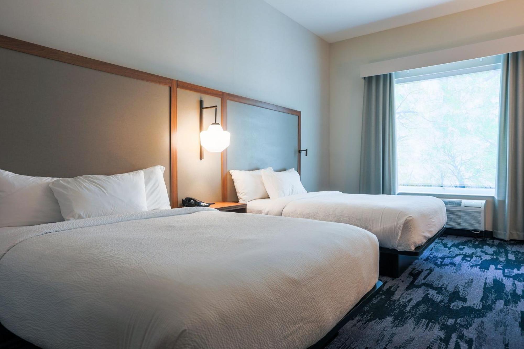 Fairfield Inn & Suites Маркетт Экстерьер фото
