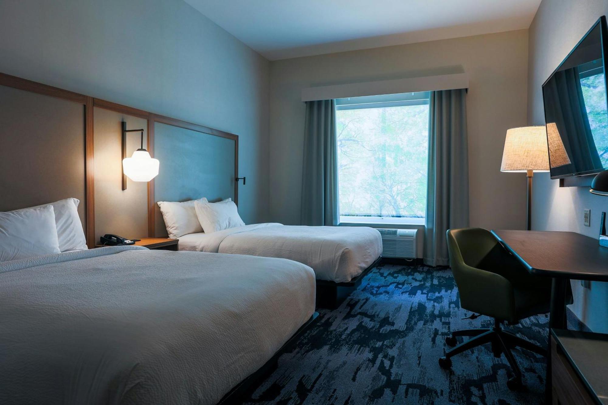 Fairfield Inn & Suites Маркетт Экстерьер фото