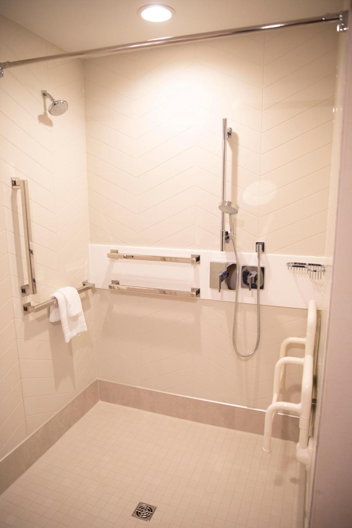 Fairfield Inn & Suites Маркетт Экстерьер фото